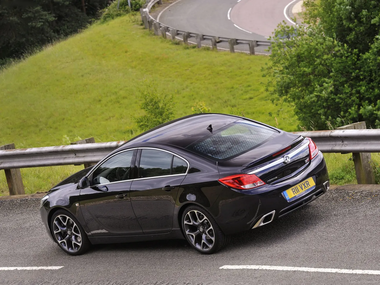 Vauxhall Insignia VXR (2010) – zadní tříčtvrteční pohled