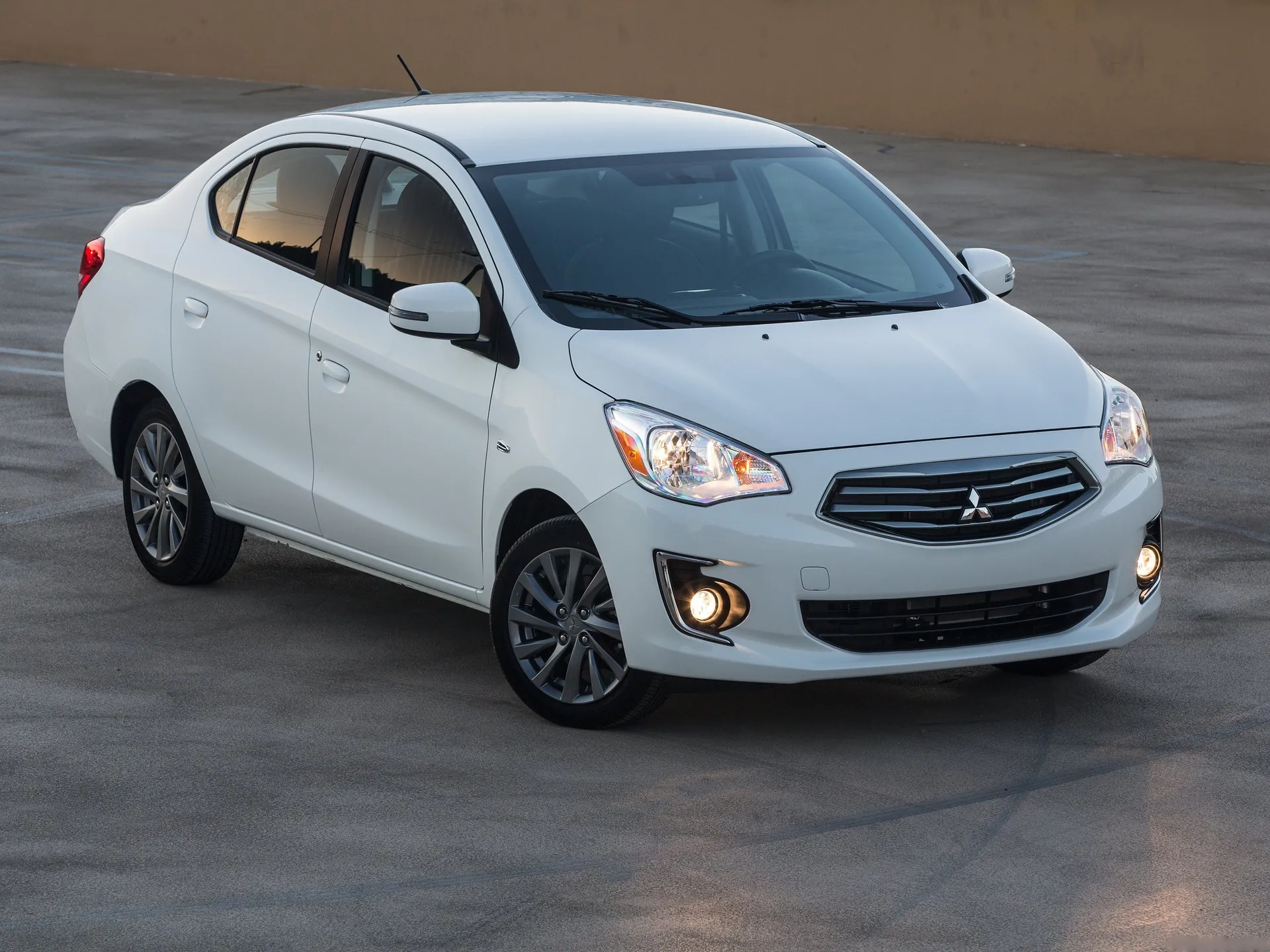 Mitsubishi Mirage G4 (2017)