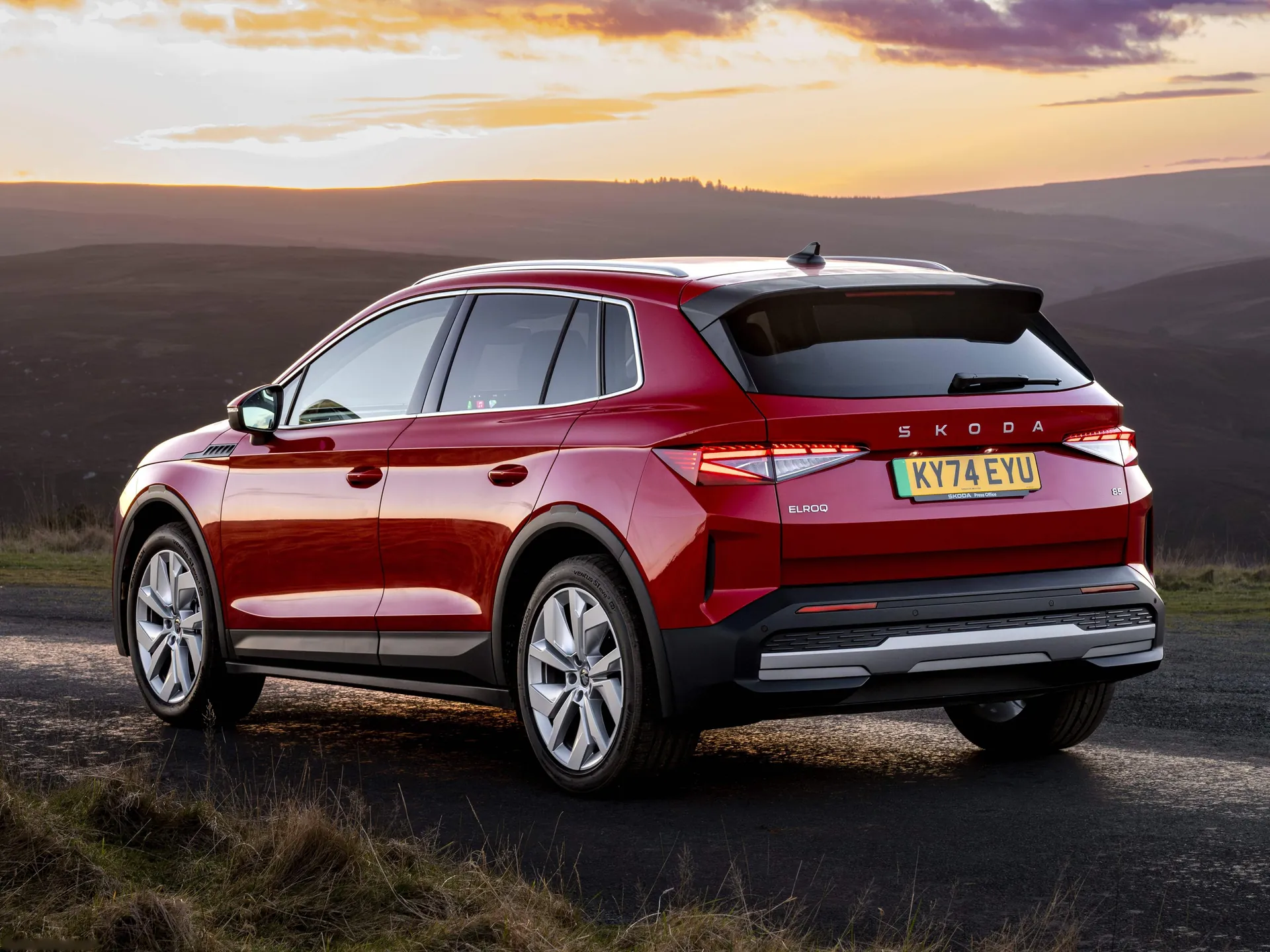 Skoda Elroq [UK] (2025) – zadní tříčtvrteční pohled