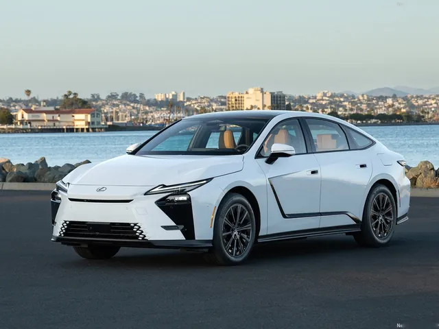 Lexus ES 350h (2026)