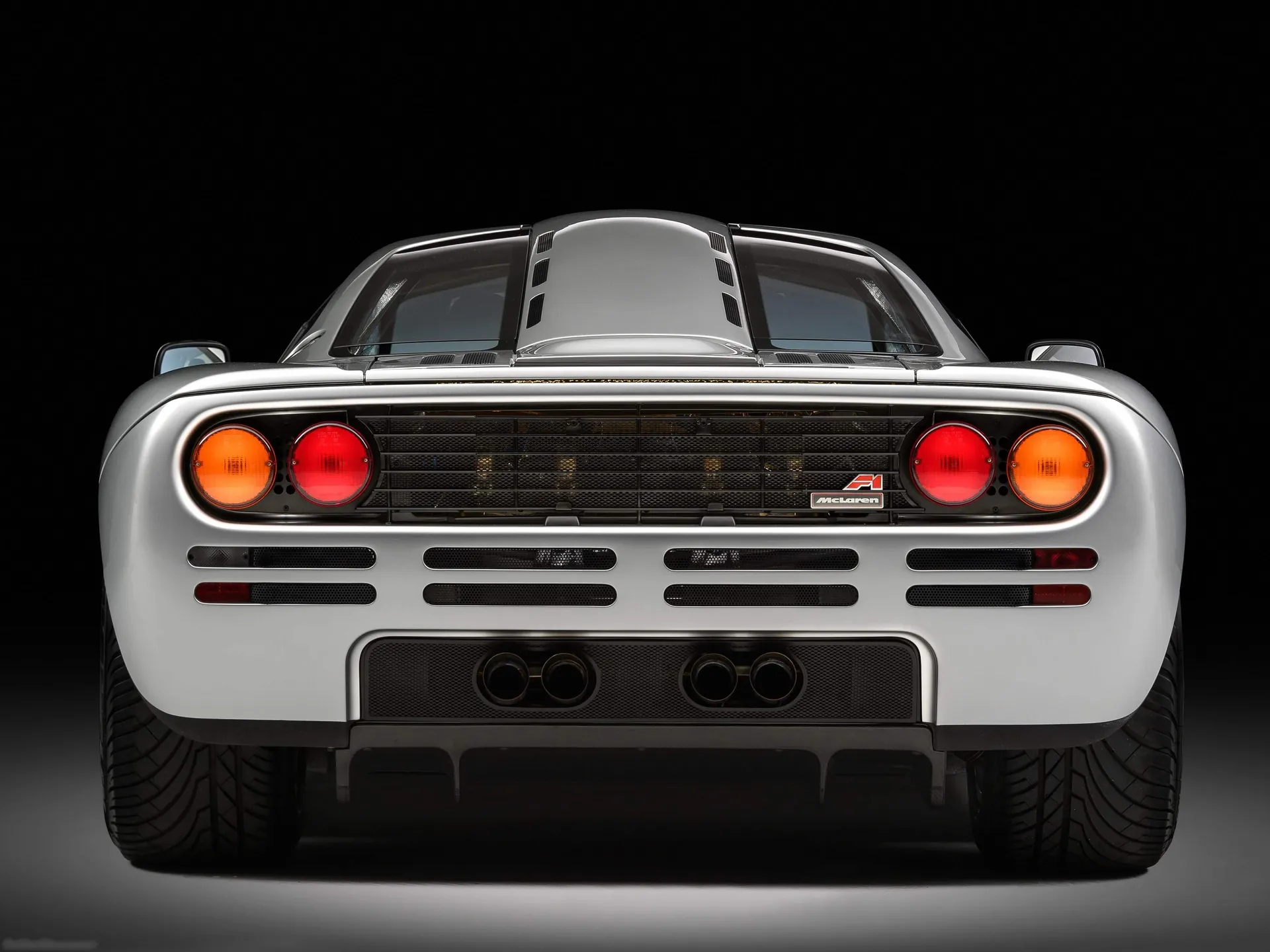 McLaren F1 (1993) – zezadu