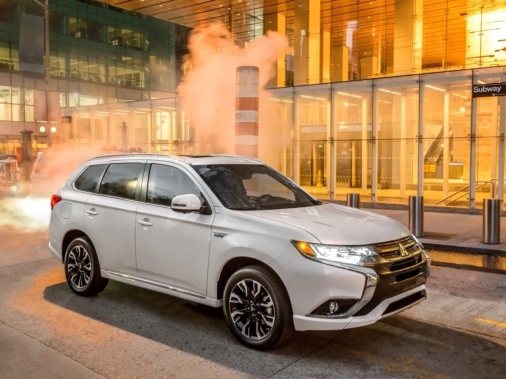 Mitsubishi Outlander PHEV (2017)