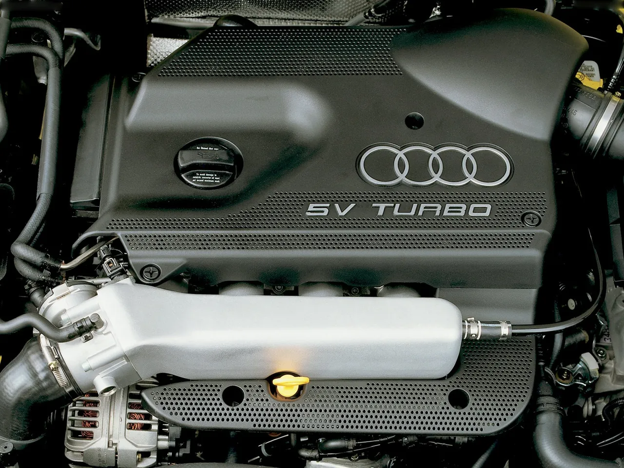 Audi A3 3-door (1998) – motorový prostor