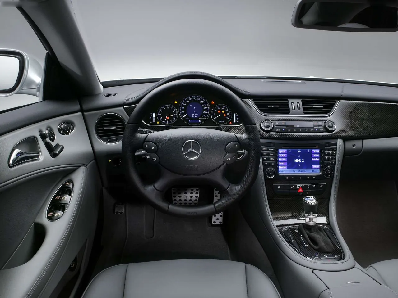 Brabus Mercedes-Benz CLS (2004) – interiér