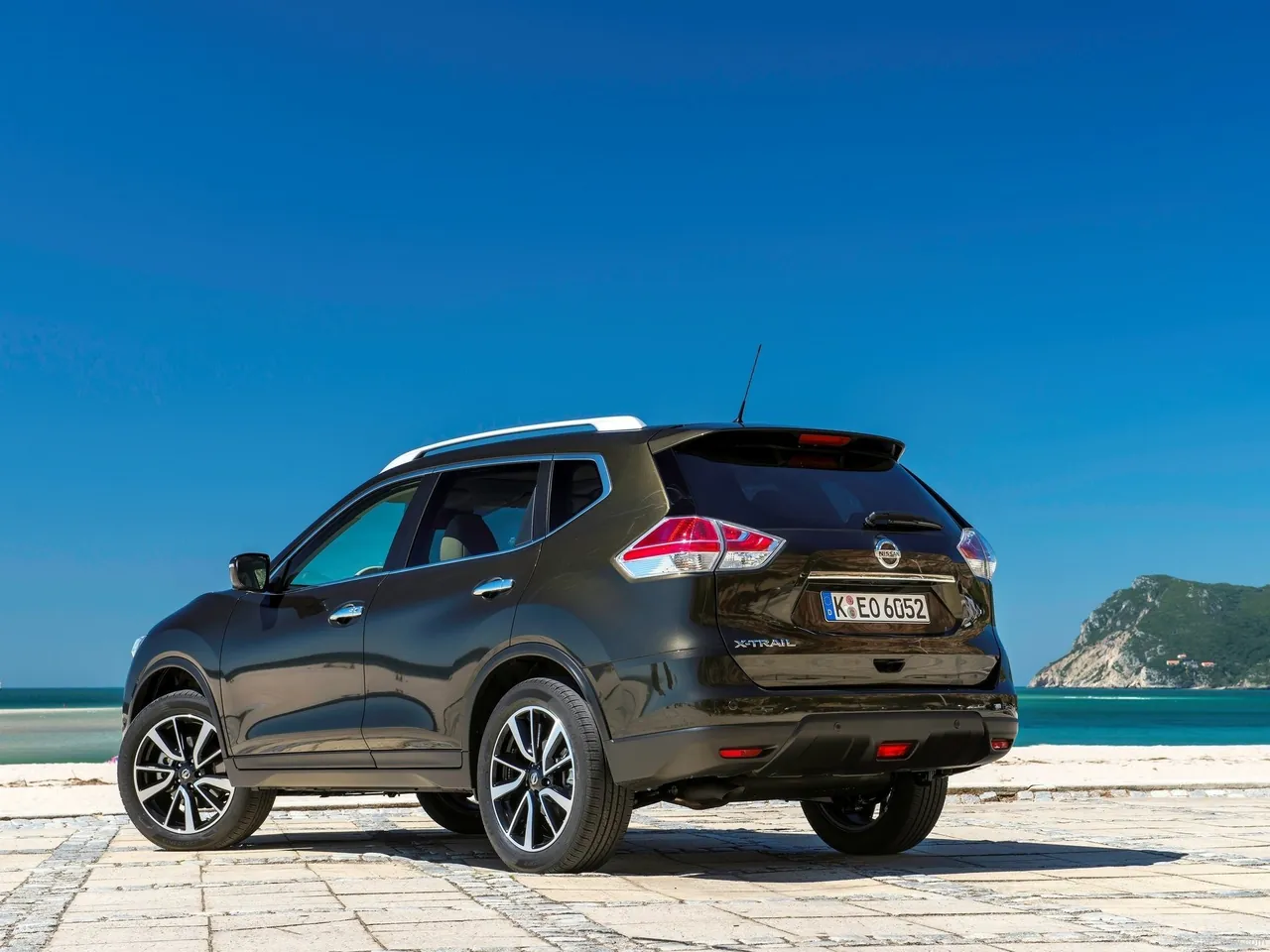 Nissan X-Trail (2014) – zadní tříčtvrteční pohled