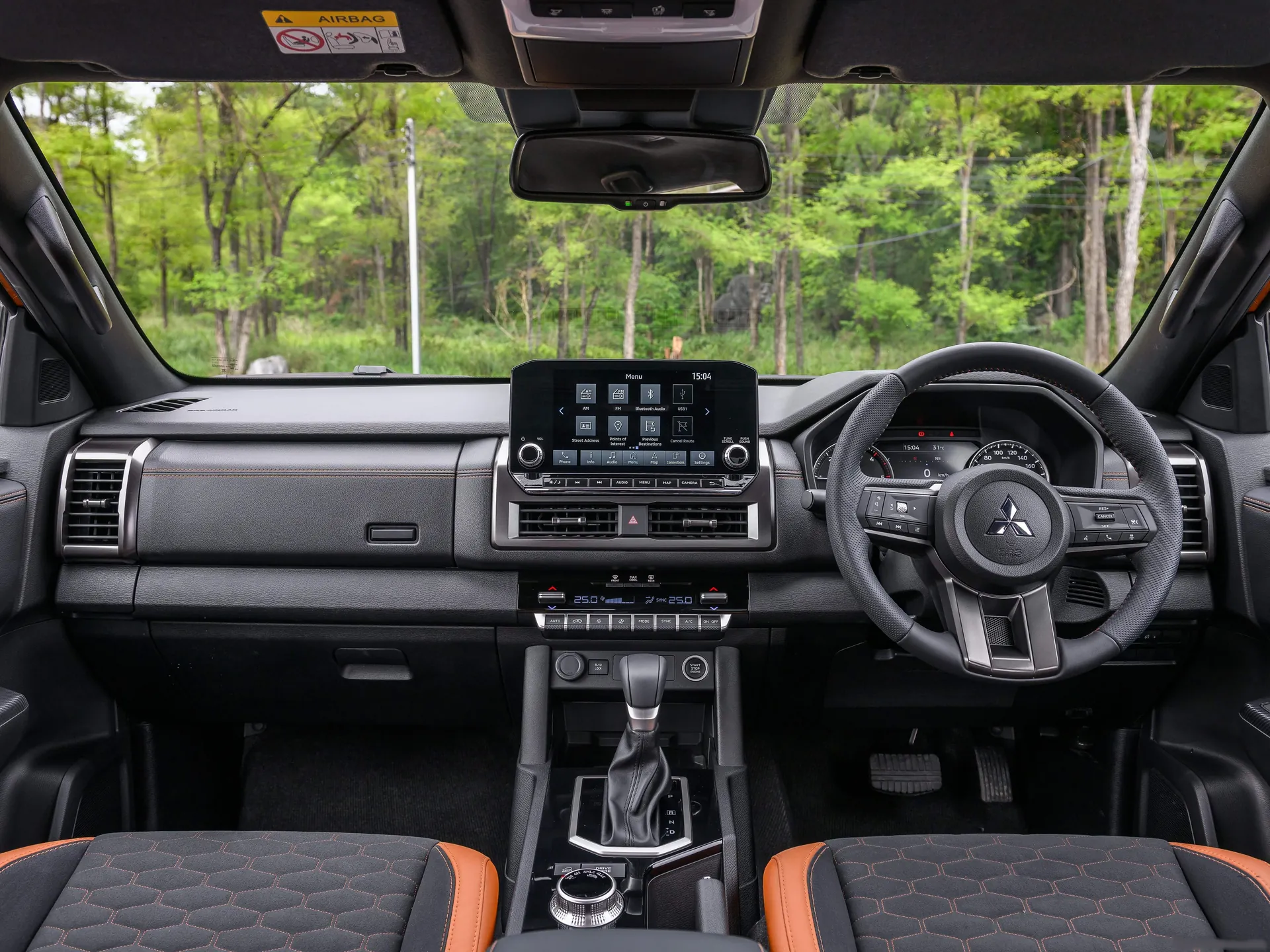 Mitsubishi L200 (2024) – interiér
