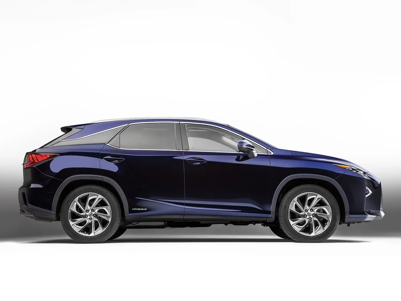Lexus RX 450h (2016) – boční profil