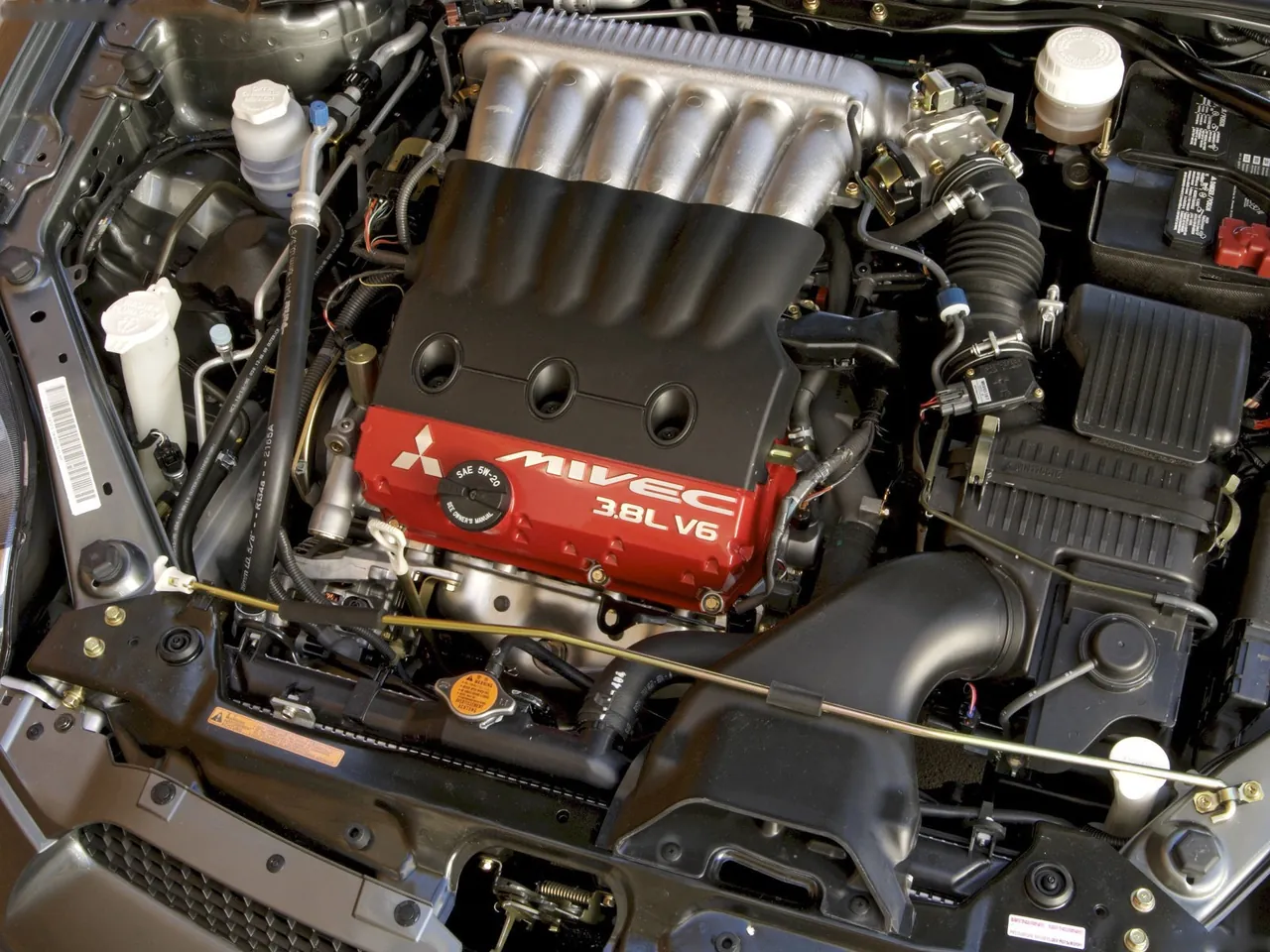 Mitsubishi Eclipse Spyder (2007) - Engine Bay