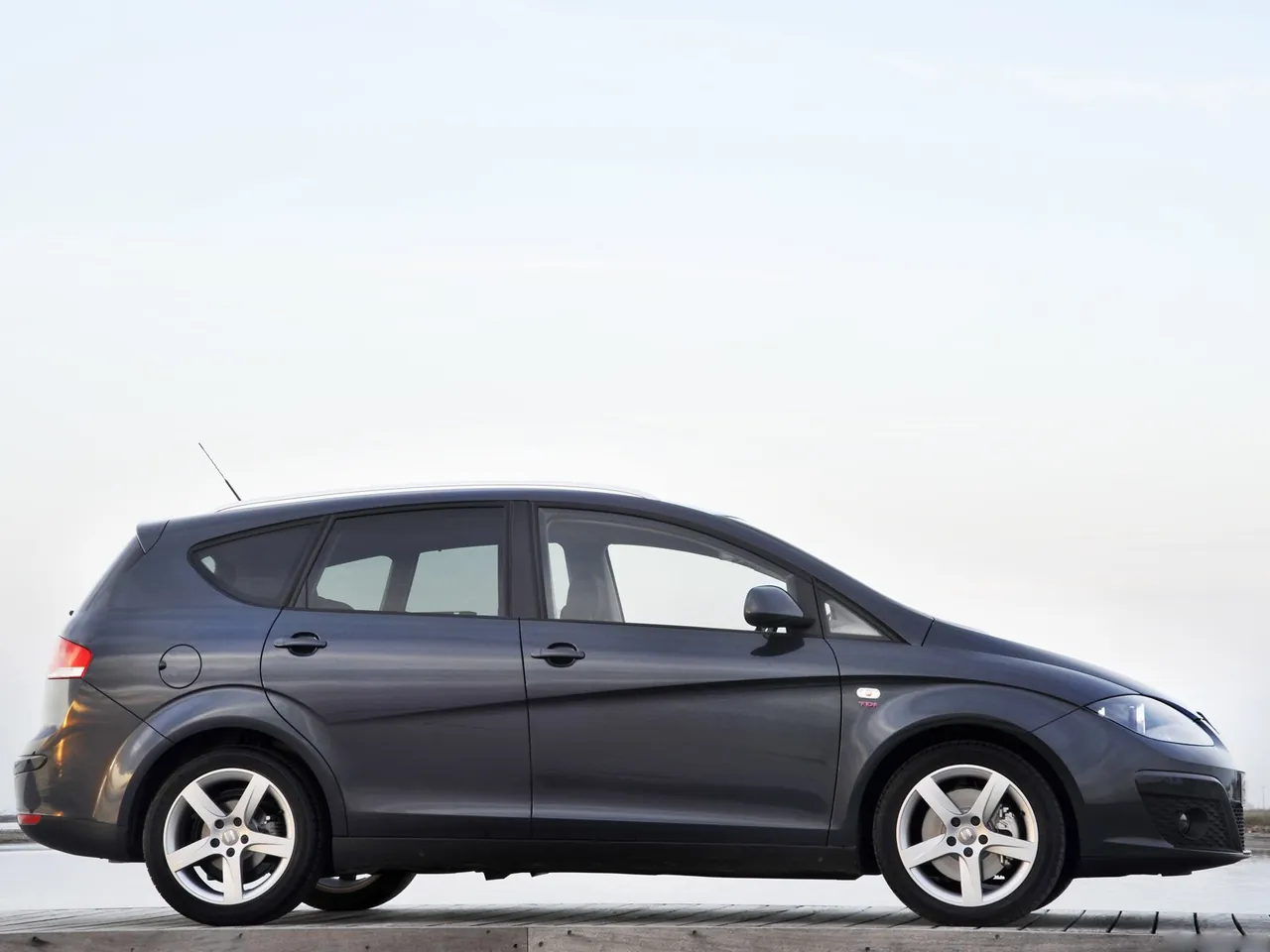 Seat Altea XL (2009) – boční profil