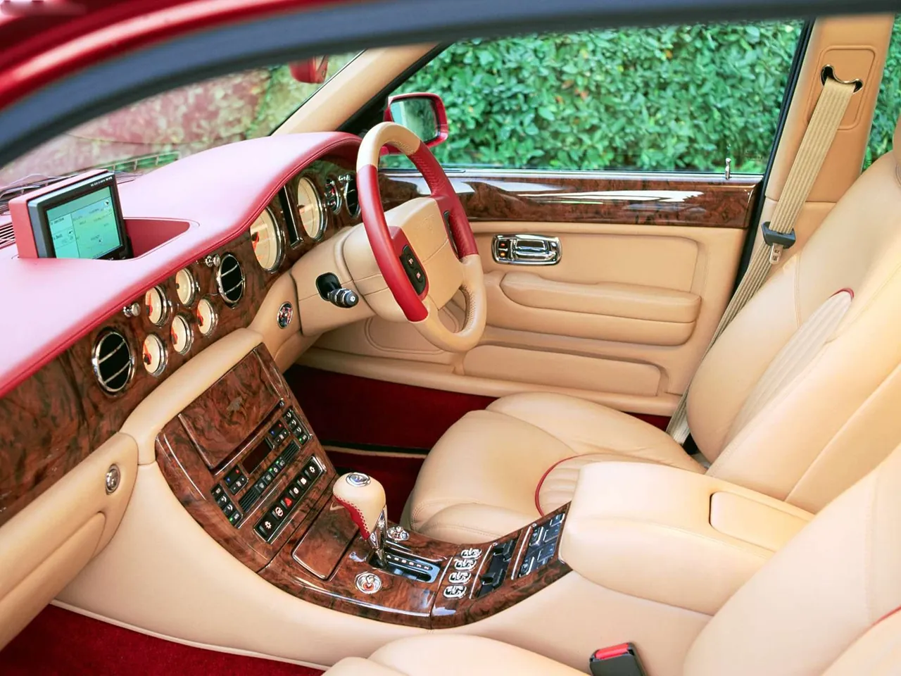 Bentley Arnage Red Label (2000) – interiér