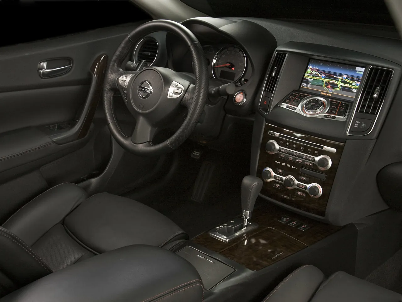 Nissan Maxima (2009) – interiér