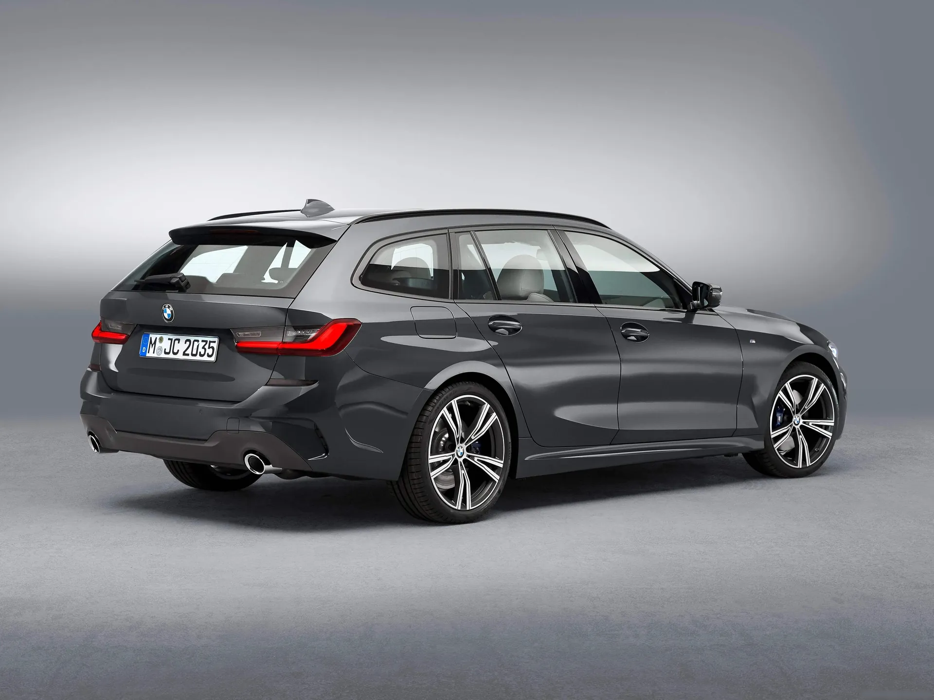 BMW 3-Series Touring (2020) – zadní tříčtvrteční pohled