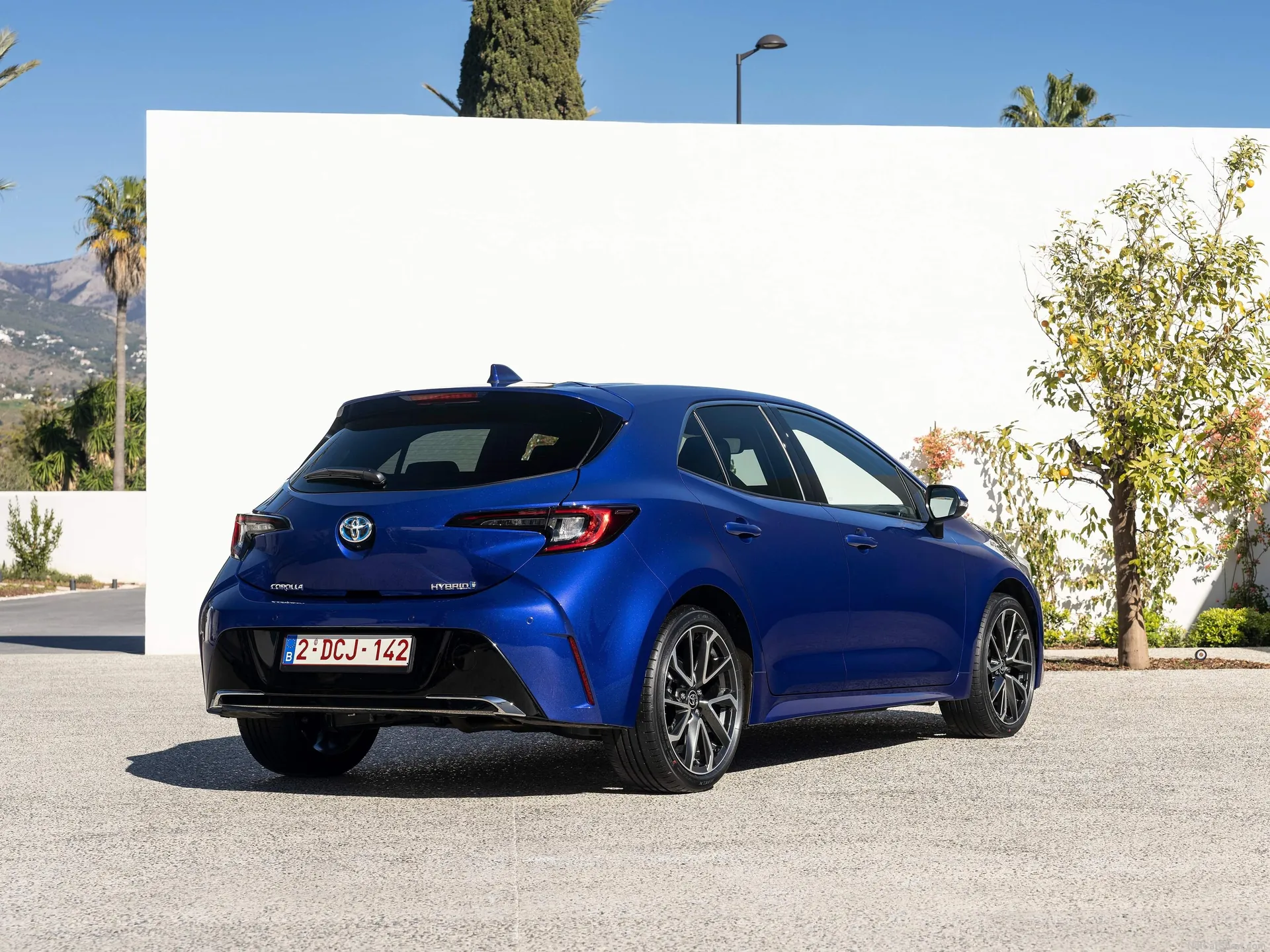 Toyota Corolla Hatchback [EU] (2023) – zadní tříčtvrteční pohled