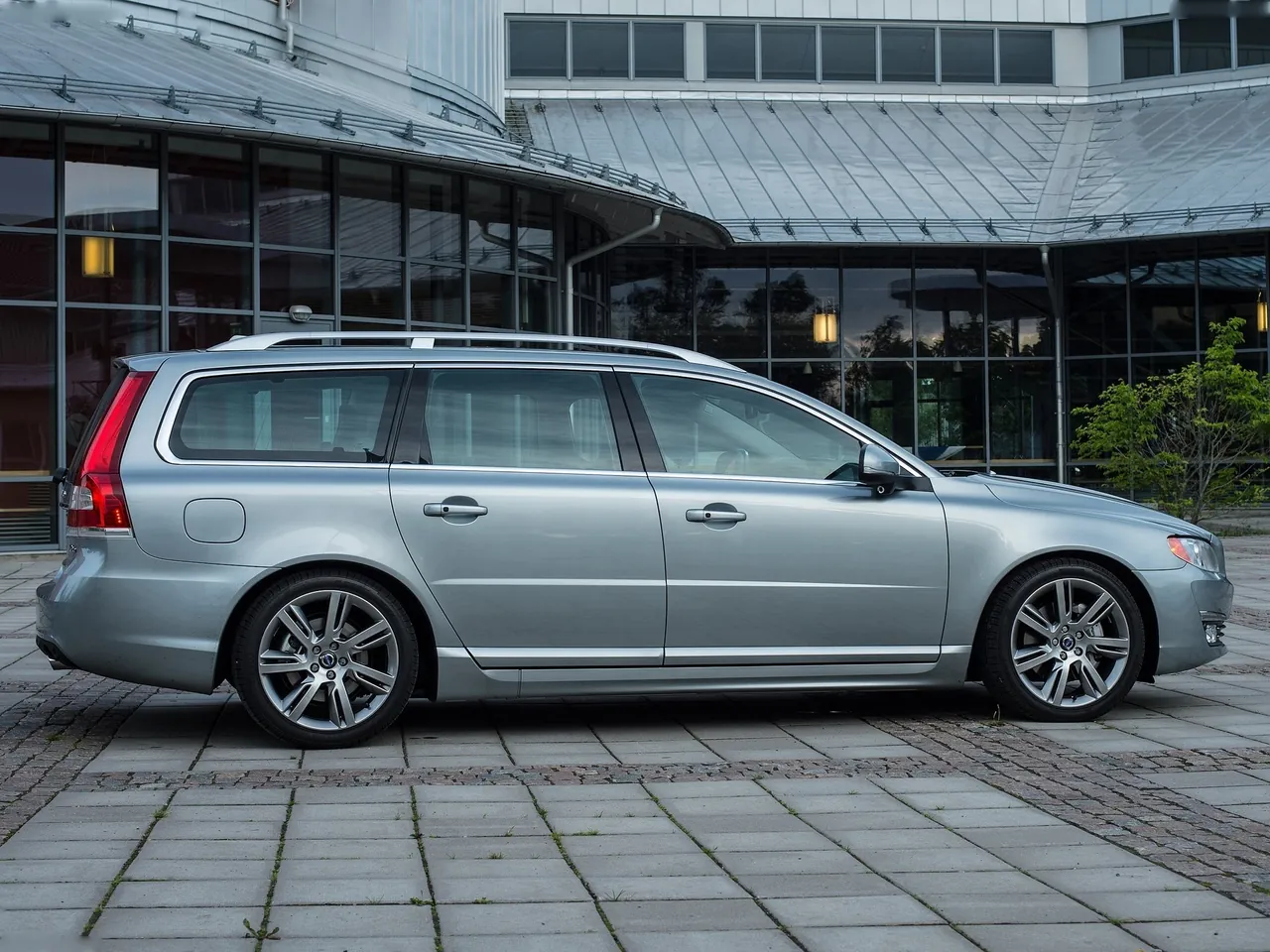 Volvo V70 (2014) – boční profil