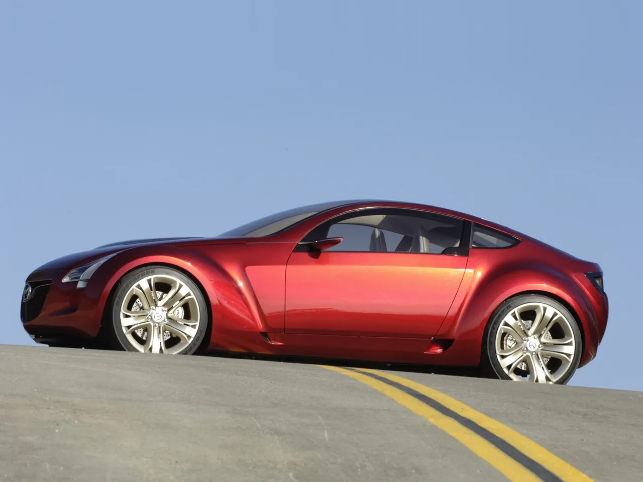 Mazda Kabura Concept (2006) – boční profil