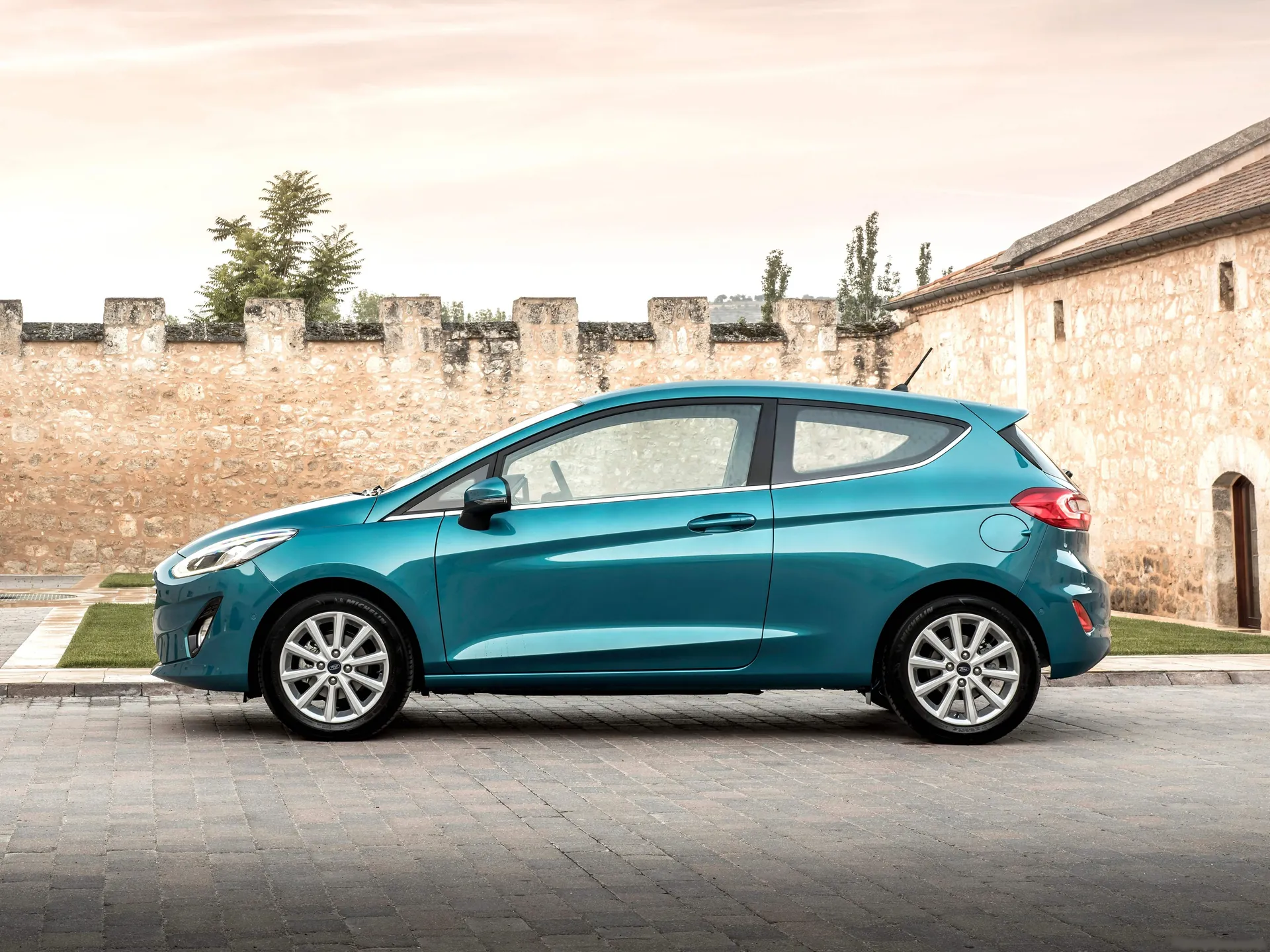 Ford Fiesta (2017) – boční profil