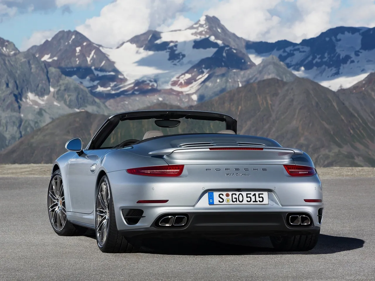 Porsche 911 Turbo Cabriolet (2014) – zadní tříčtvrteční pohled