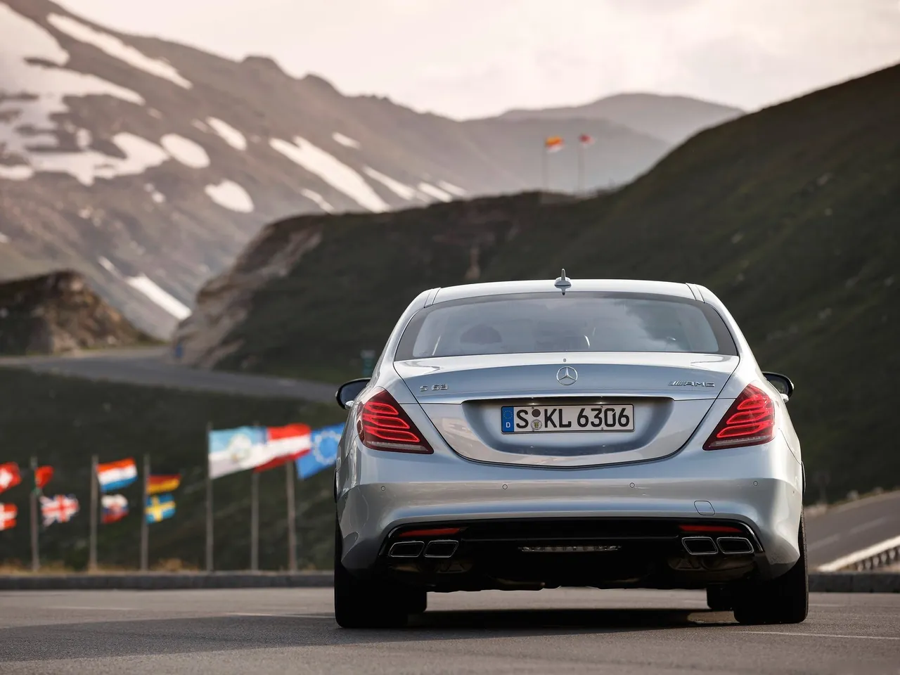 Mercedes-Benz S63 AMG (2014) - Rear