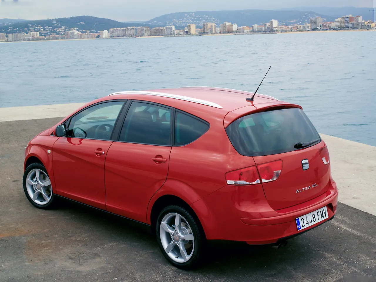 Seat Altea XL (2007) – zadní tříčtvrteční pohled