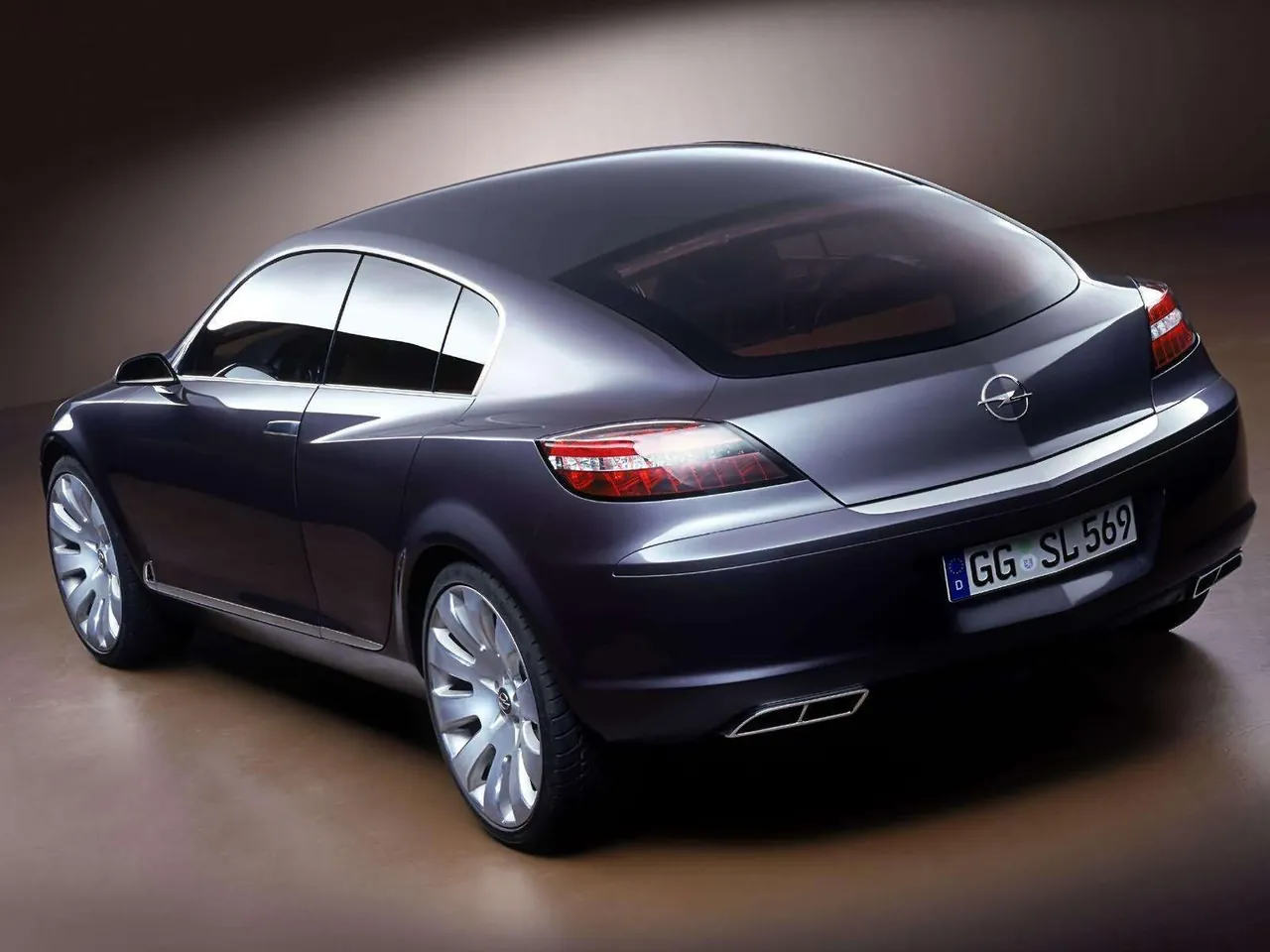 Opel Insignia Concept (2003) – zadní tříčtvrteční pohled