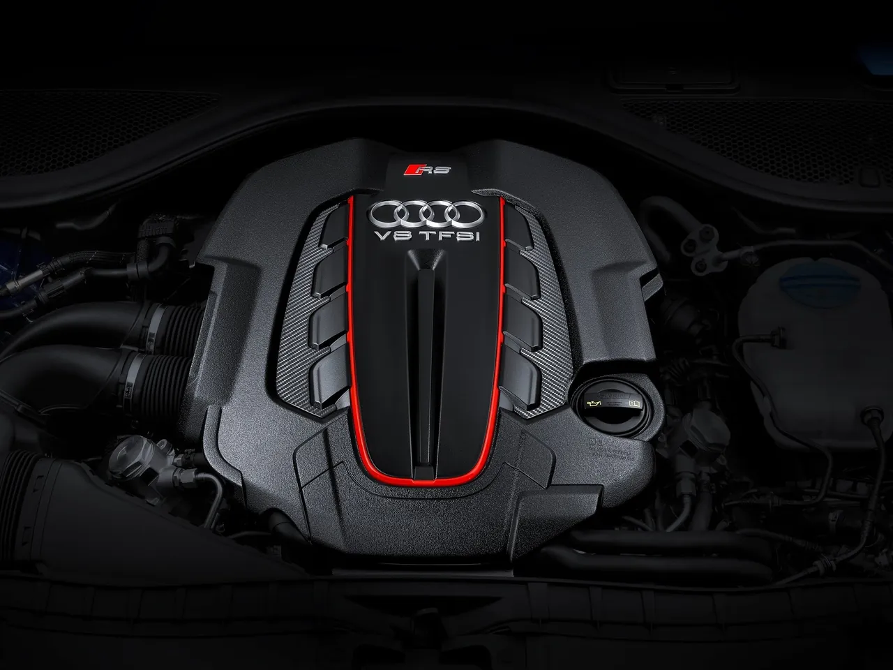 Audi RS7 Sportback performance (2016) – motorový prostor