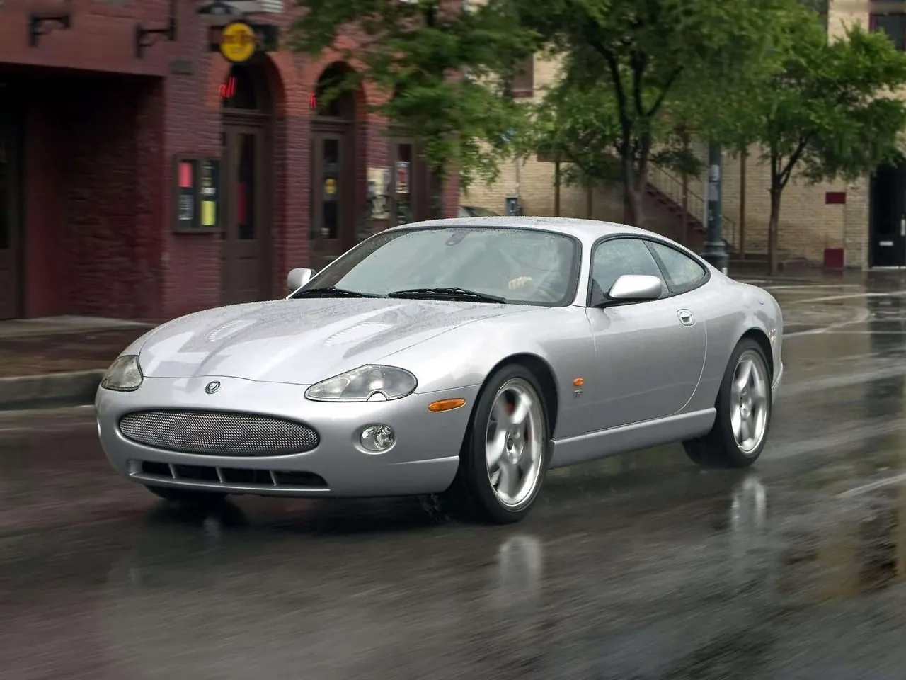 Jaguar XKR Coupe (2005)