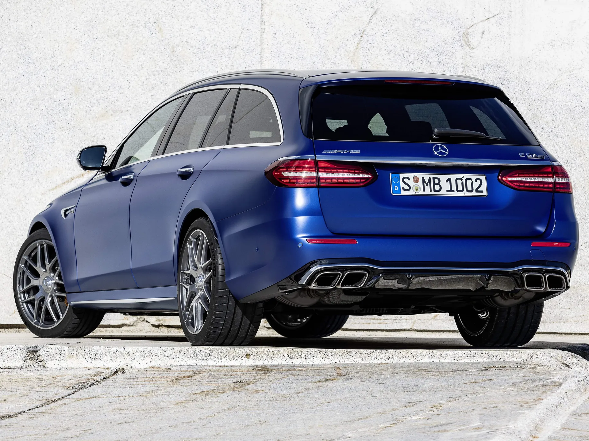 Mercedes-Benz E63 S AMG Estate (2021) – zadní tříčtvrteční pohled