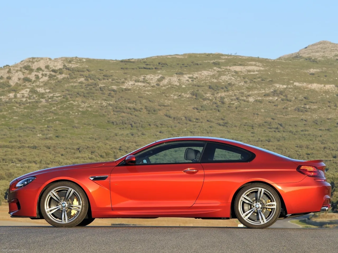 BMW M6 Coupe (2013) – boční profil