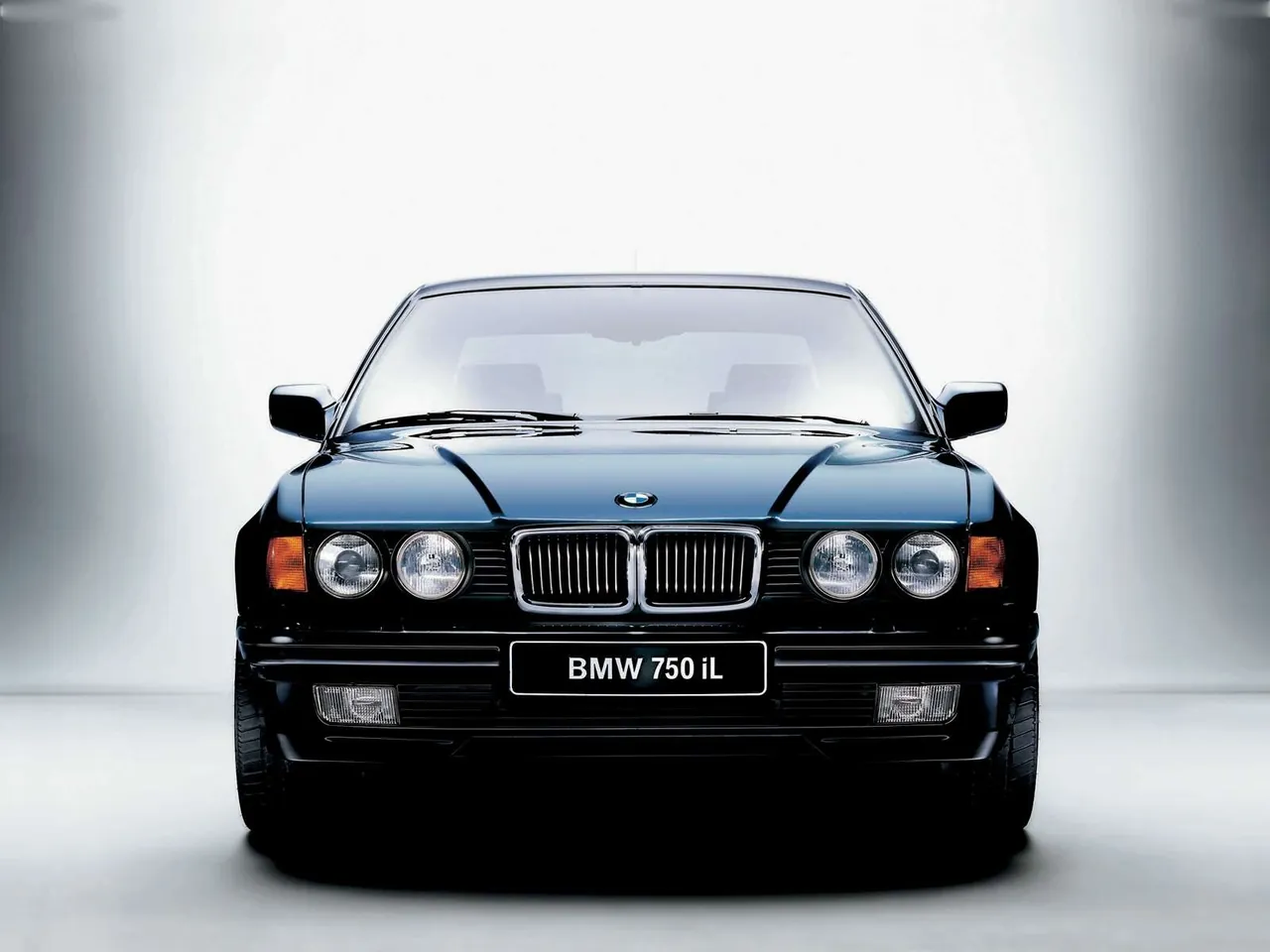 BMW 750iL (1987) – zepředu