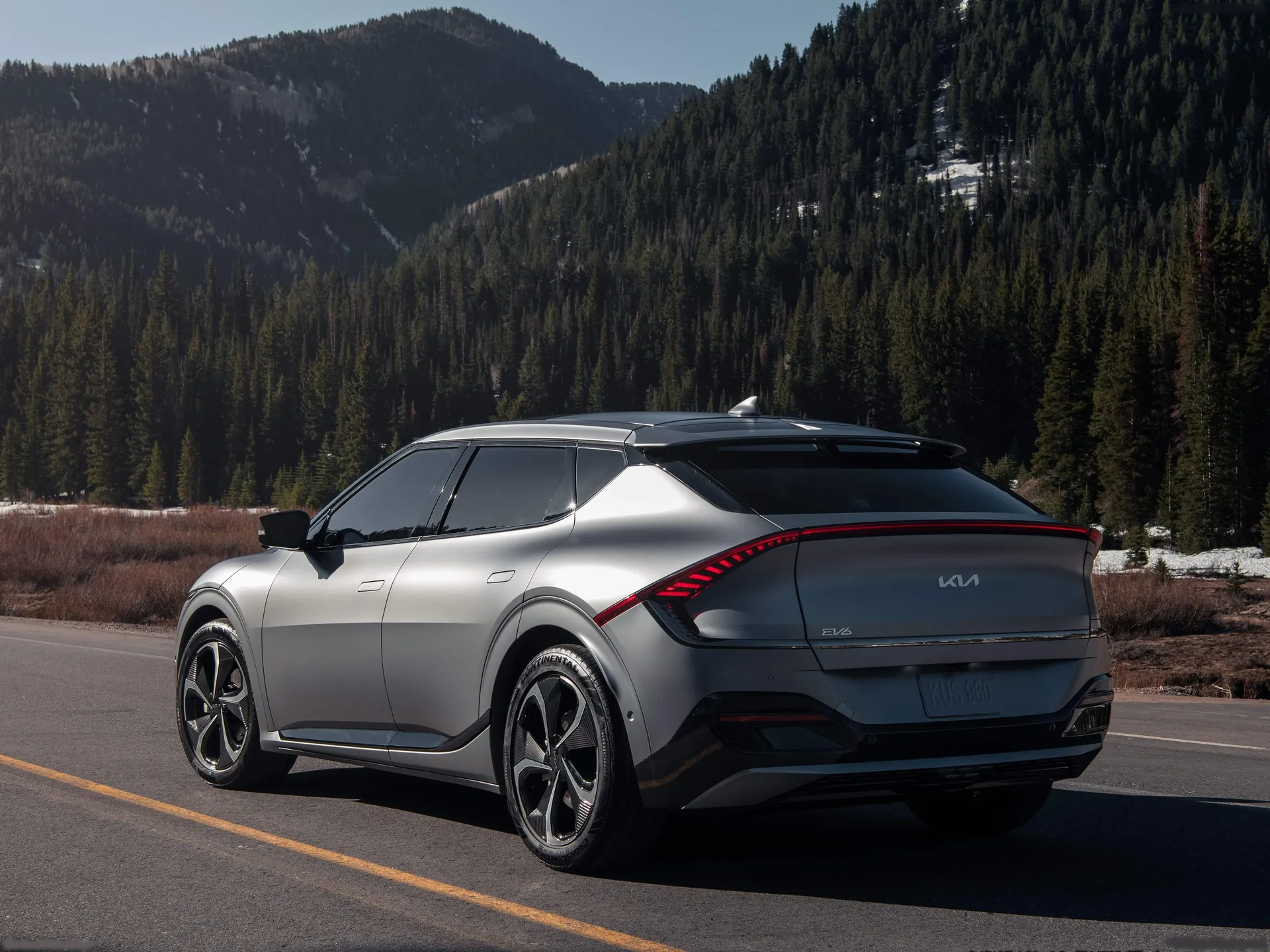 Kia EV6 [US] (2022) – zadní tříčtvrteční pohled