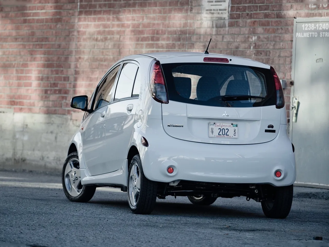 Mitsubishi i-MiEV [US] (2012) - Rear Three-Quarter