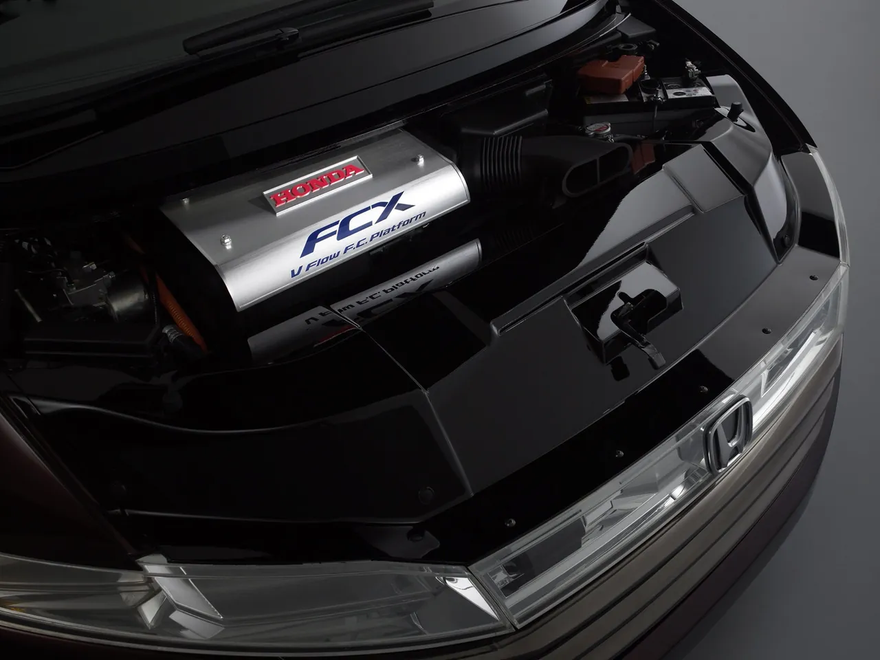 Honda FCX Concept (2006) – motorový prostor