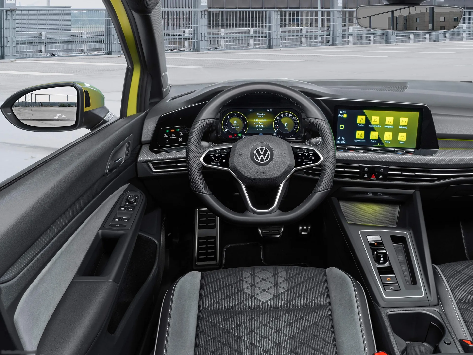 Volkswagen Golf Variant (2021) - Interior