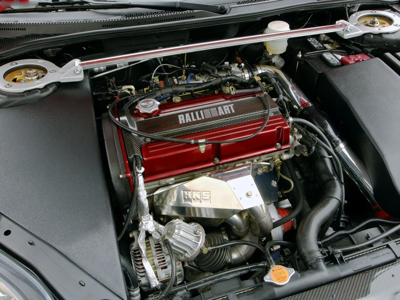 Mitsubishi Eclipse Ralliart Concept (2005) – motorový prostor