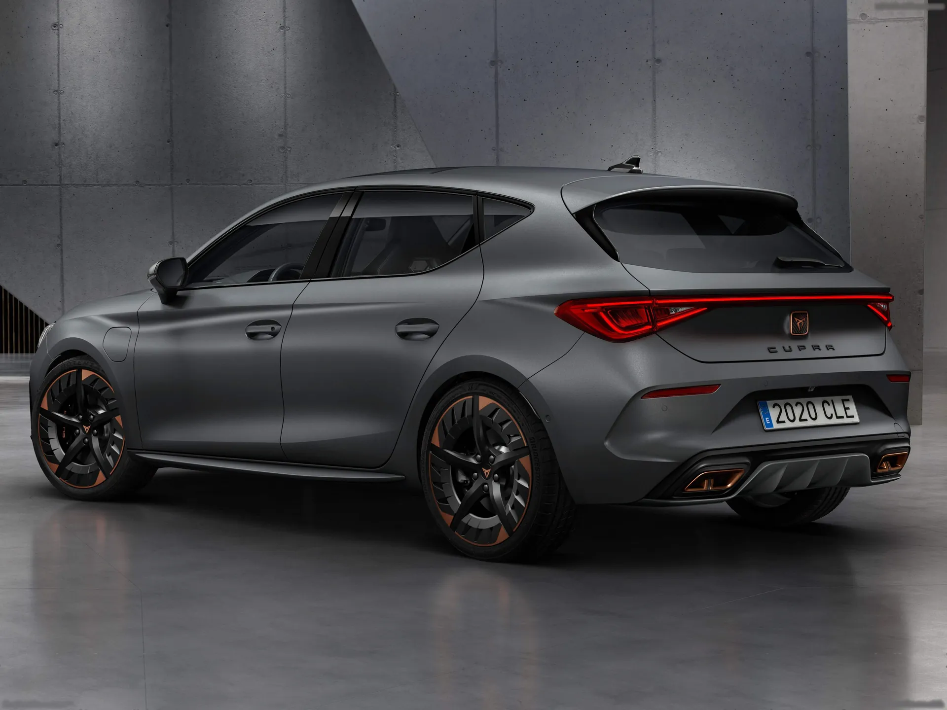 Cupra Leon (2021) – zadní tříčtvrteční pohled