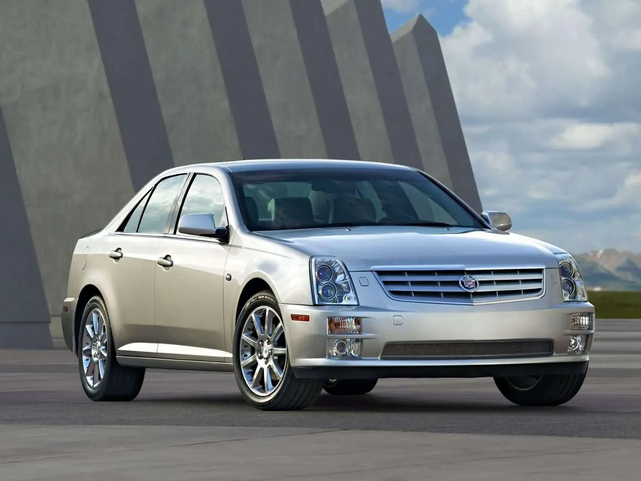 Cadillac STS (2005)