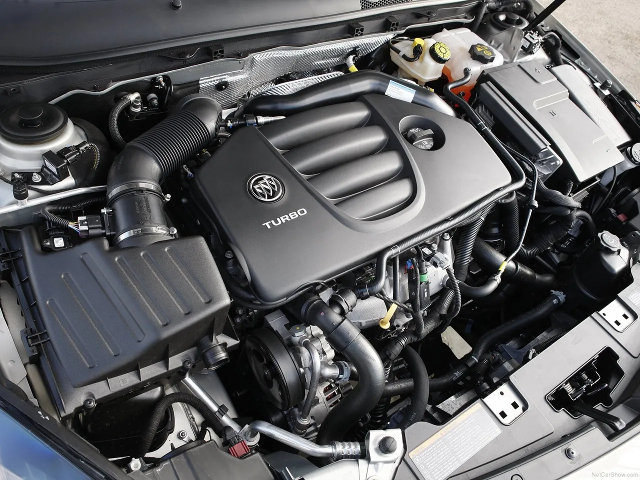 Buick Regal (2011) – motorový prostor