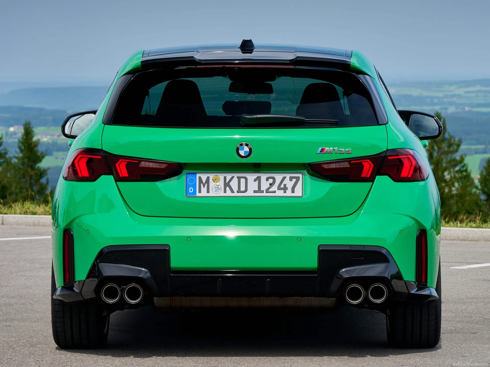 BMW M135 xDrive (2025) – zezadu