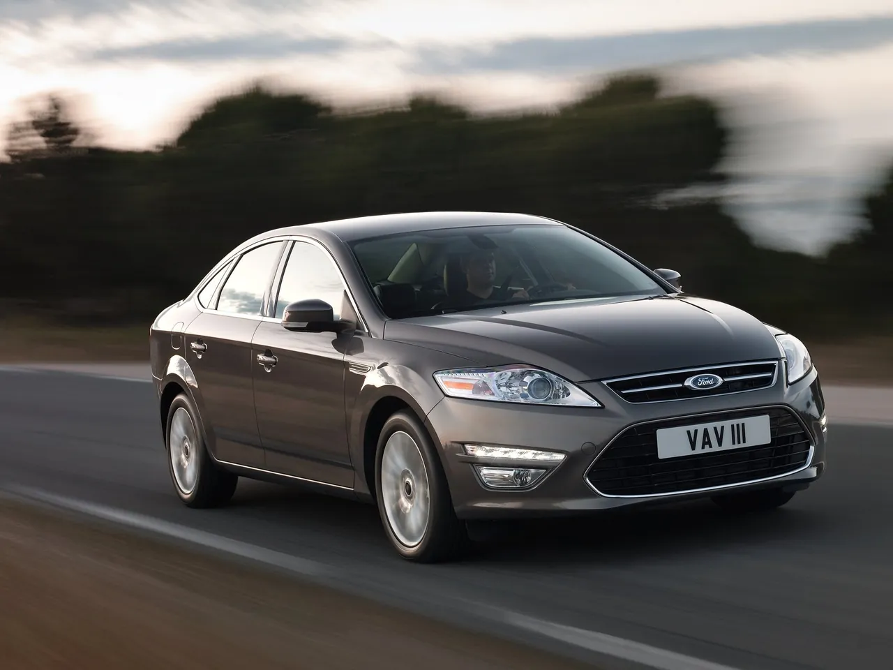 Ford Mondeo 5-door (2011)