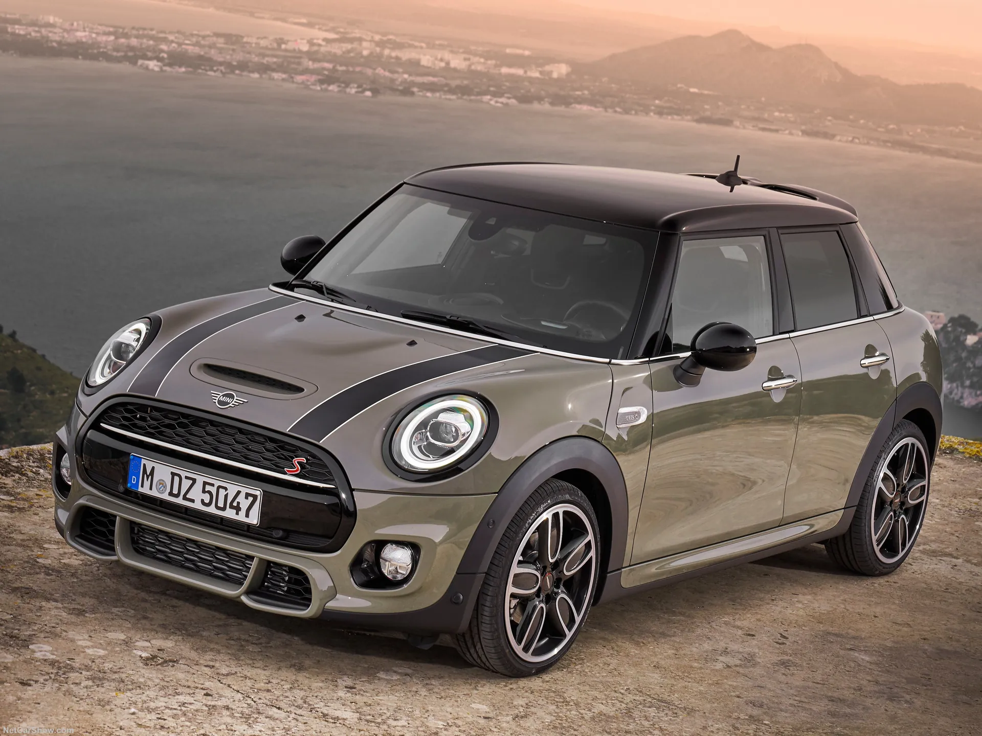 Mini Cooper S 5-door (2019)
