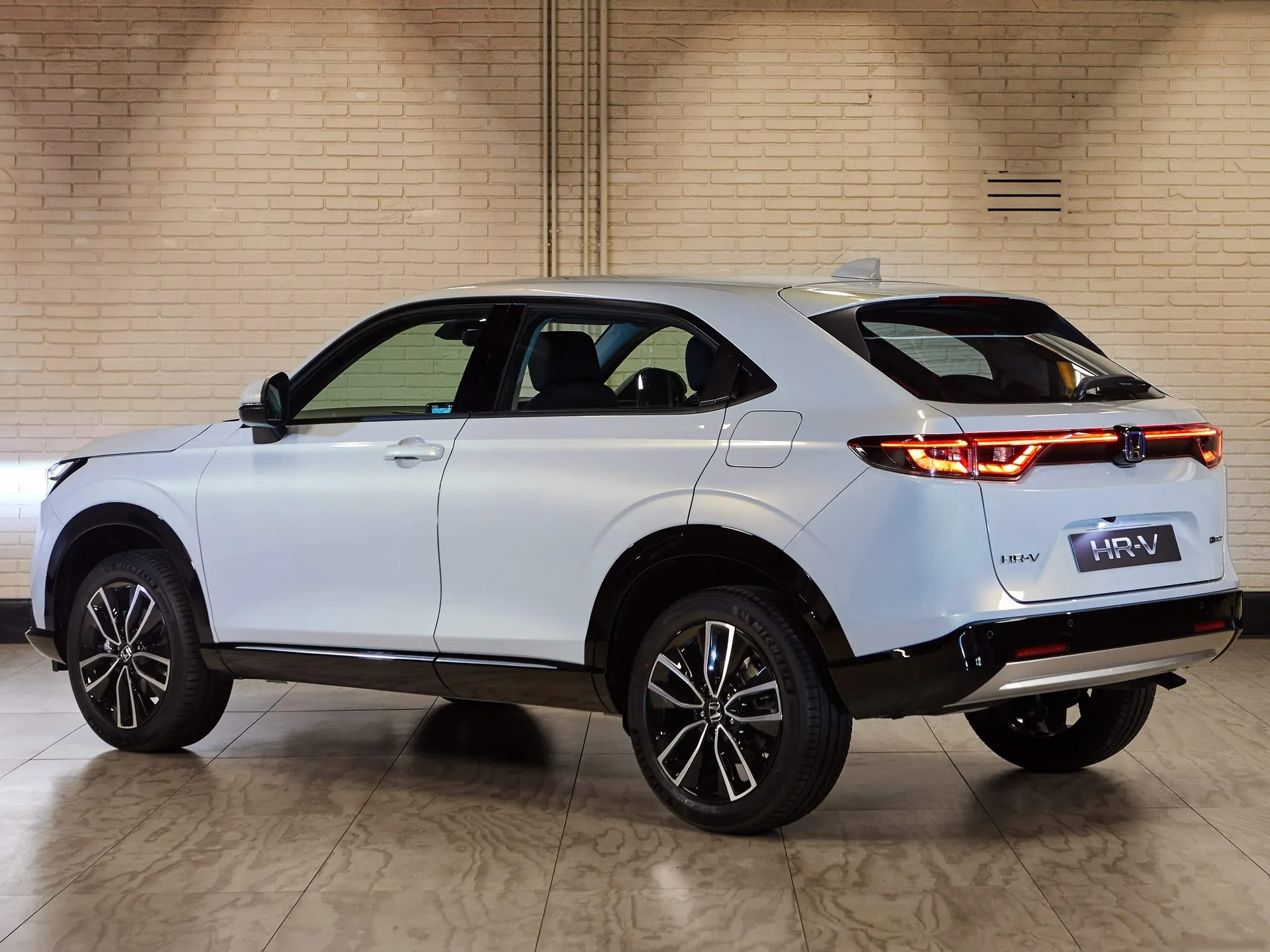 Honda HR-V (2022) – zadní tříčtvrteční pohled