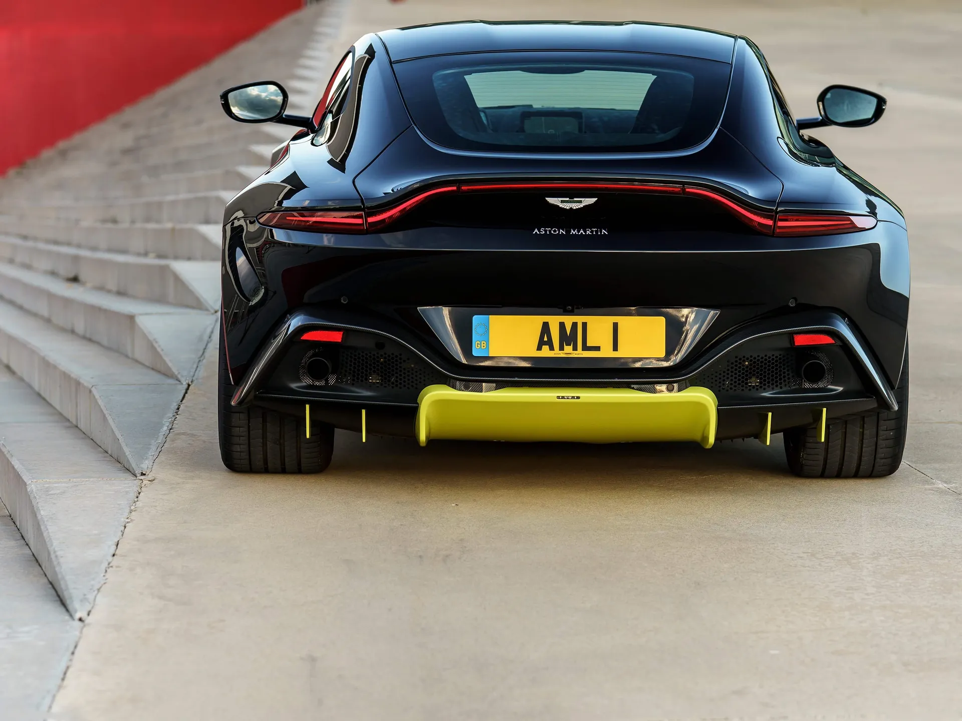 Aston Martin Vantage Onyx Black (2019) - Rear