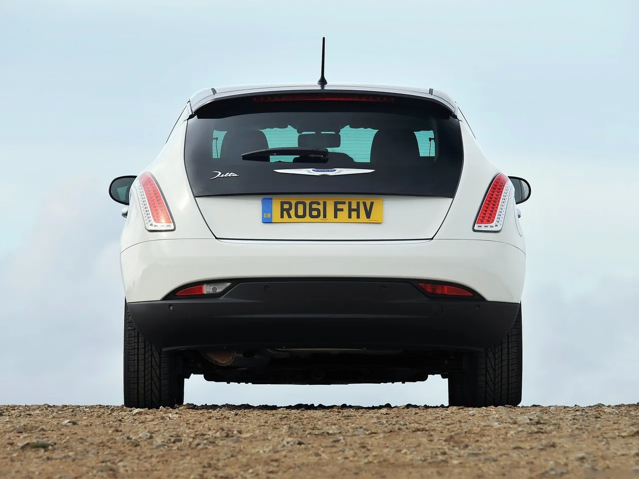 Chrysler Delta (2012) – zezadu