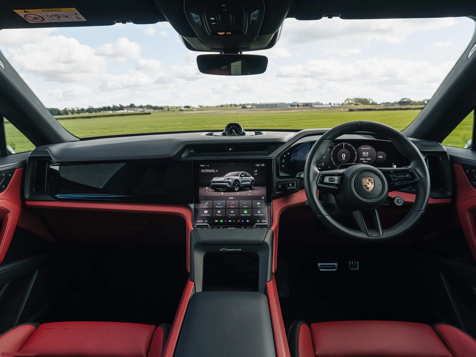 Porsche Cayenne S Coupe Electric [UK] (2027) – interiér