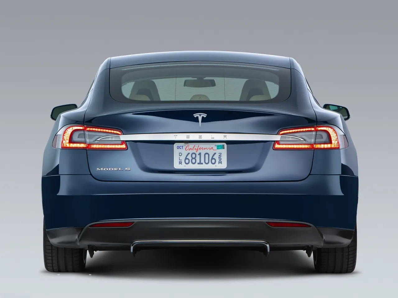 Tesla Model S (2013) – zezadu