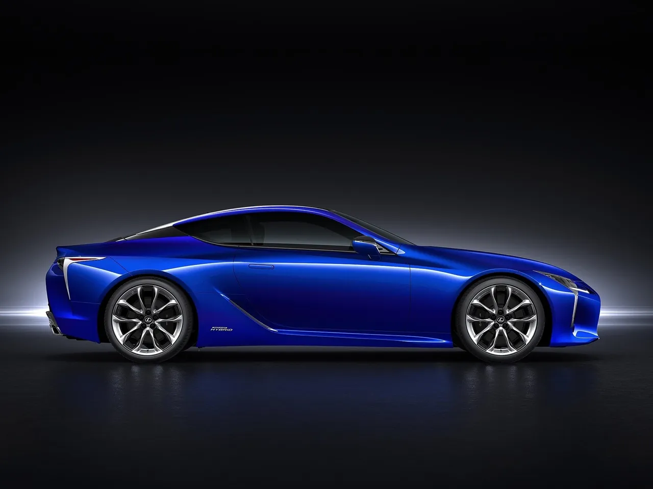 Lexus LC 500h (2017) – boční profil