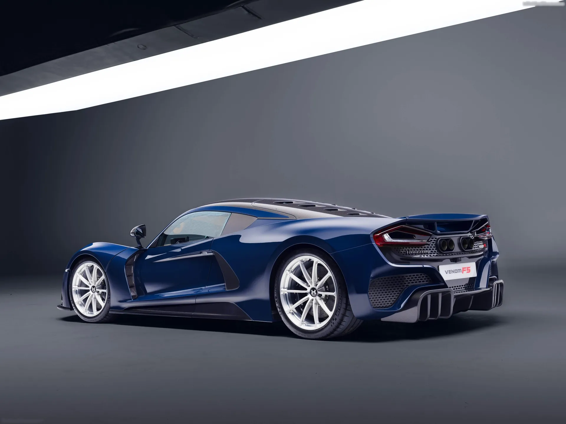 Hennessey Venom F5 (2021) – zadní tříčtvrteční pohled