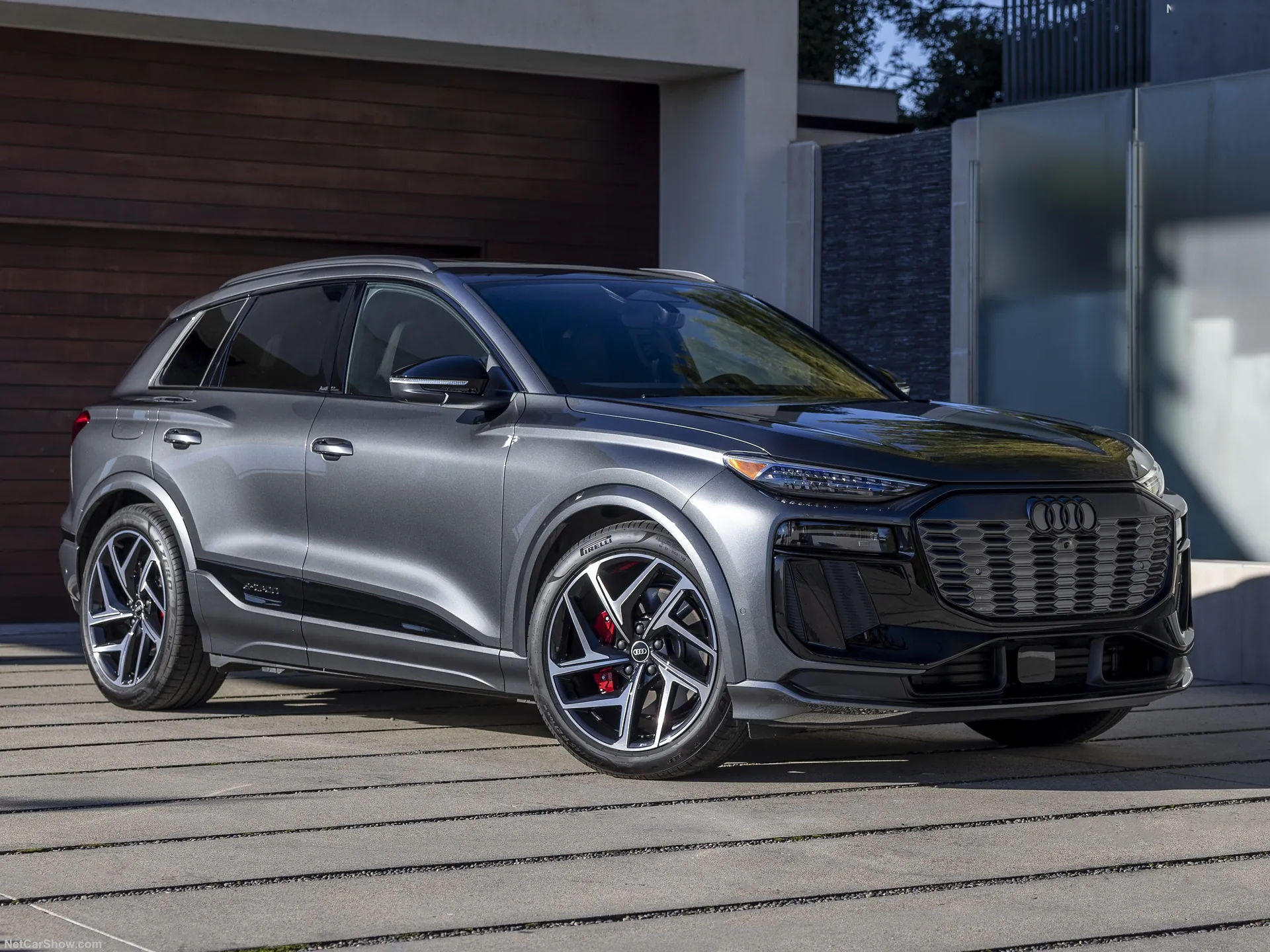 Audi SQ6 e-tron [US] (2025)