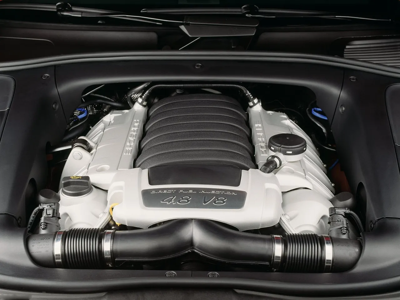Porsche Cayenne GTS (2008) - Engine Bay
