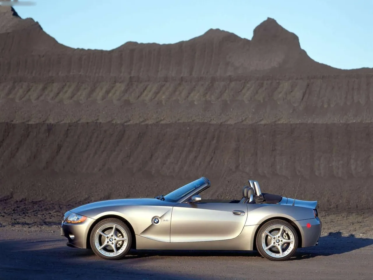 BMW Z4 (2003) – boční profil
